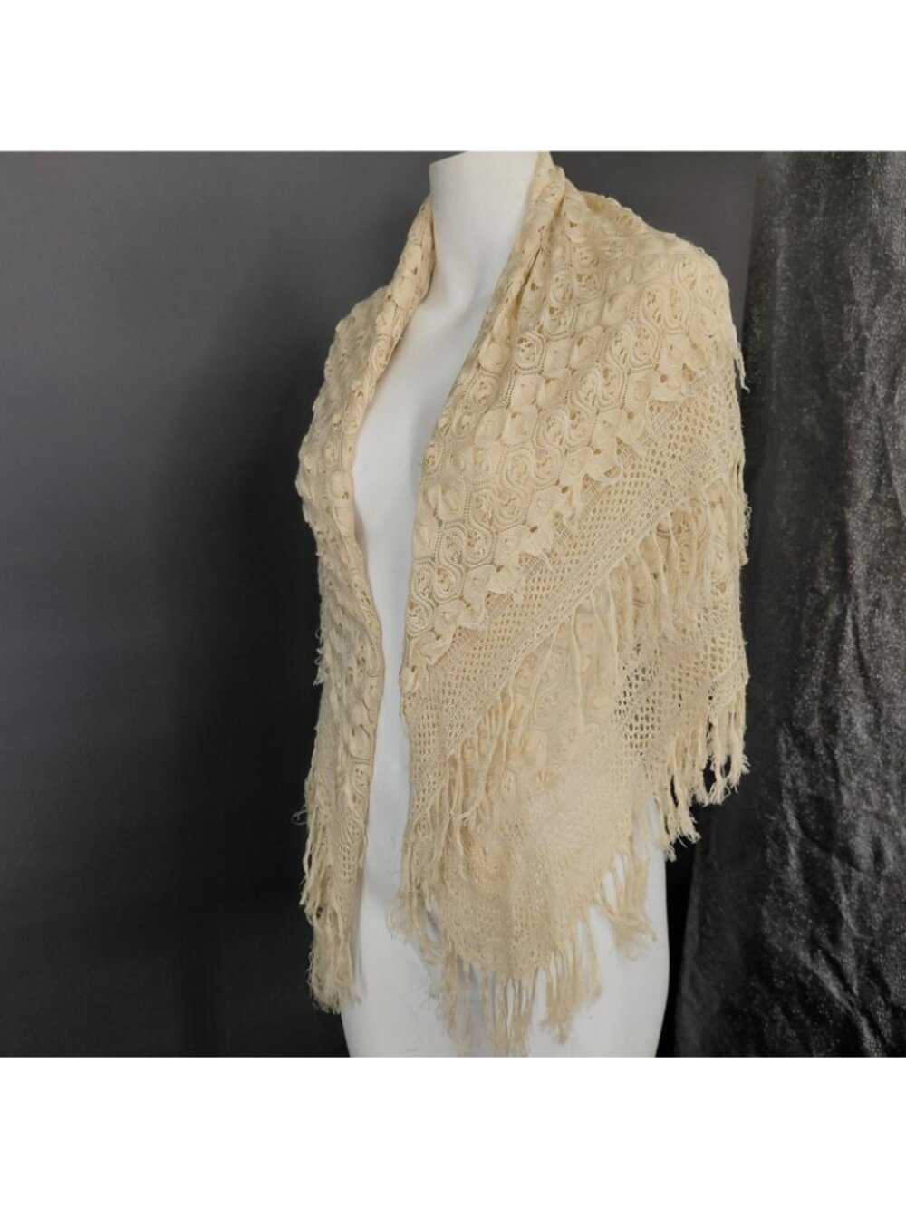 Vintage Crochet Shawl Wrap Women White Fringe Floral Boho Festival Pashmina - Picture 10 of 11